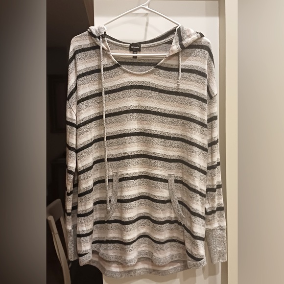 ♡DB Sunday Hooded Sweatshirt♡ - Picture 7 of 8